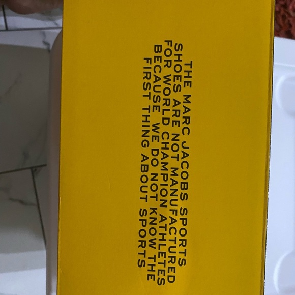 Marc Jacobs The Jogger Year of the Tiger shoe. Size 10 - Picture 15 of 16